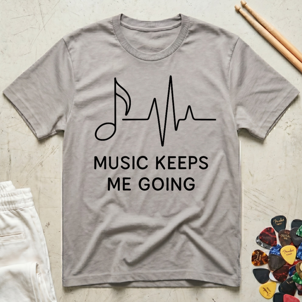 Music Keeps Me Going  T-Shirt