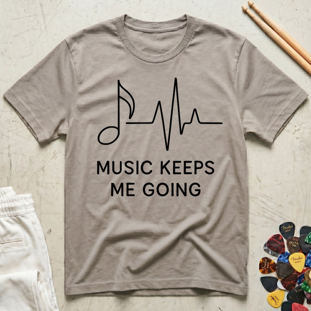 Music Keeps Me Going  T-Shirt